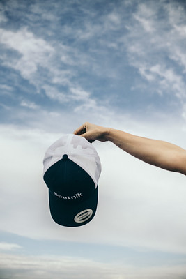 Gorra_Sputnik_merchan_3.jpg